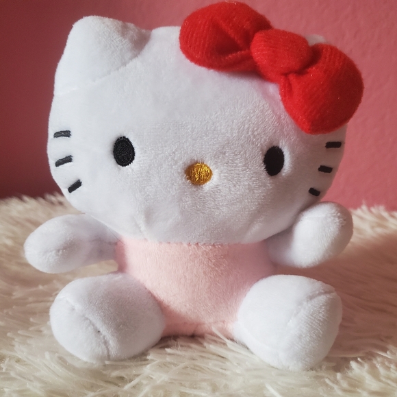Hello Kitty Pennington Plush - Picture 1 of 4